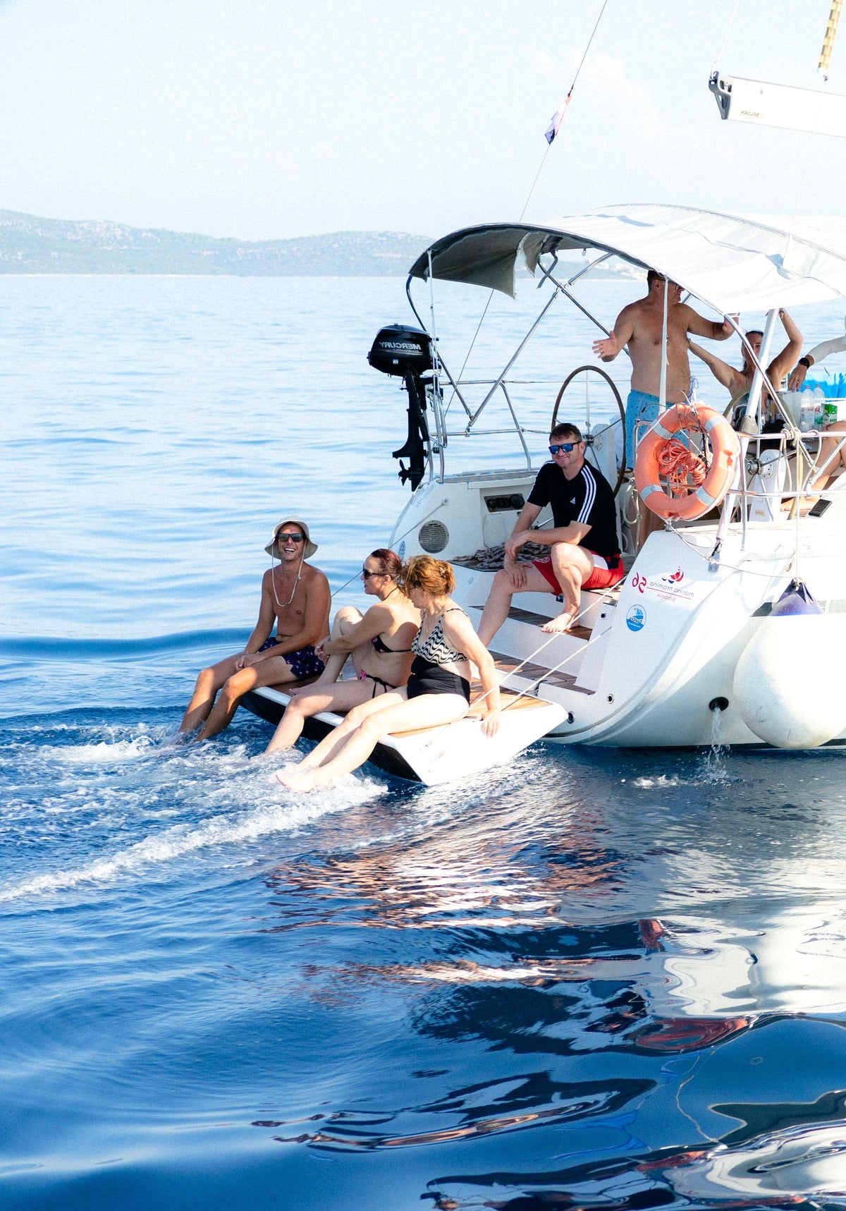 SAILING FOR SINGLES